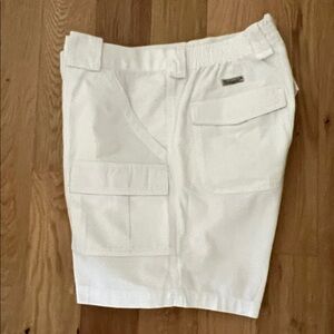 Men’s Weekender White Cargo Shorts Size 36.